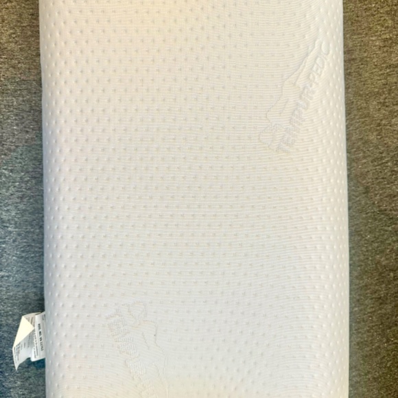 Tempurpedic Neck Pillow Set of 2 - Picture 3 of 4